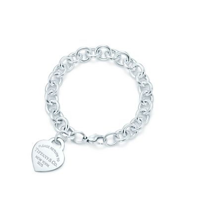 Return to Tiffany™ heart tag in silver with enamel finish on a bracelet, medium.