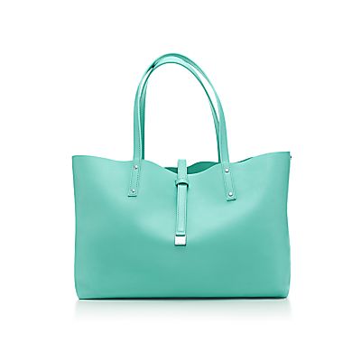 Reversible tote in smooth leather. More colors available.