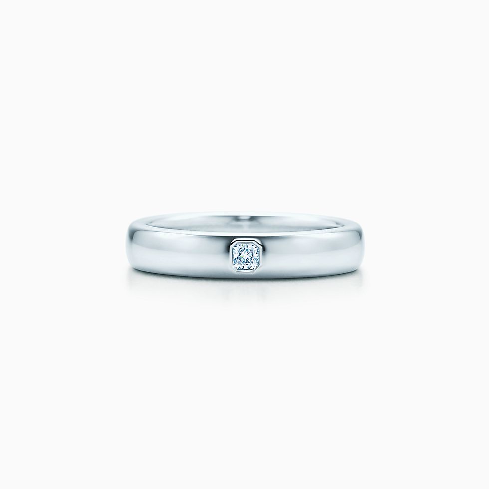 Lucida ring wedding band