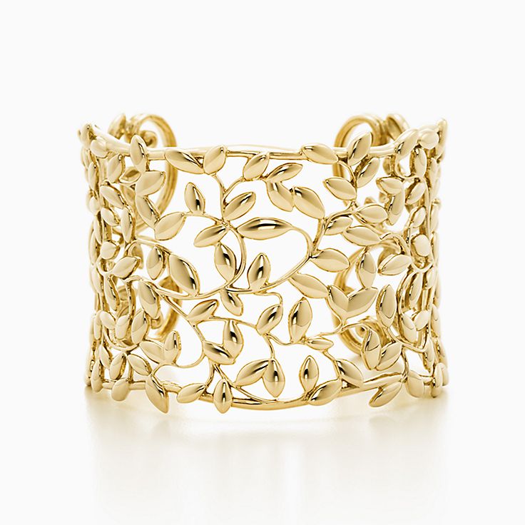 Paloma Picasso® Olive Leaf cuff in 18k gold, medium.