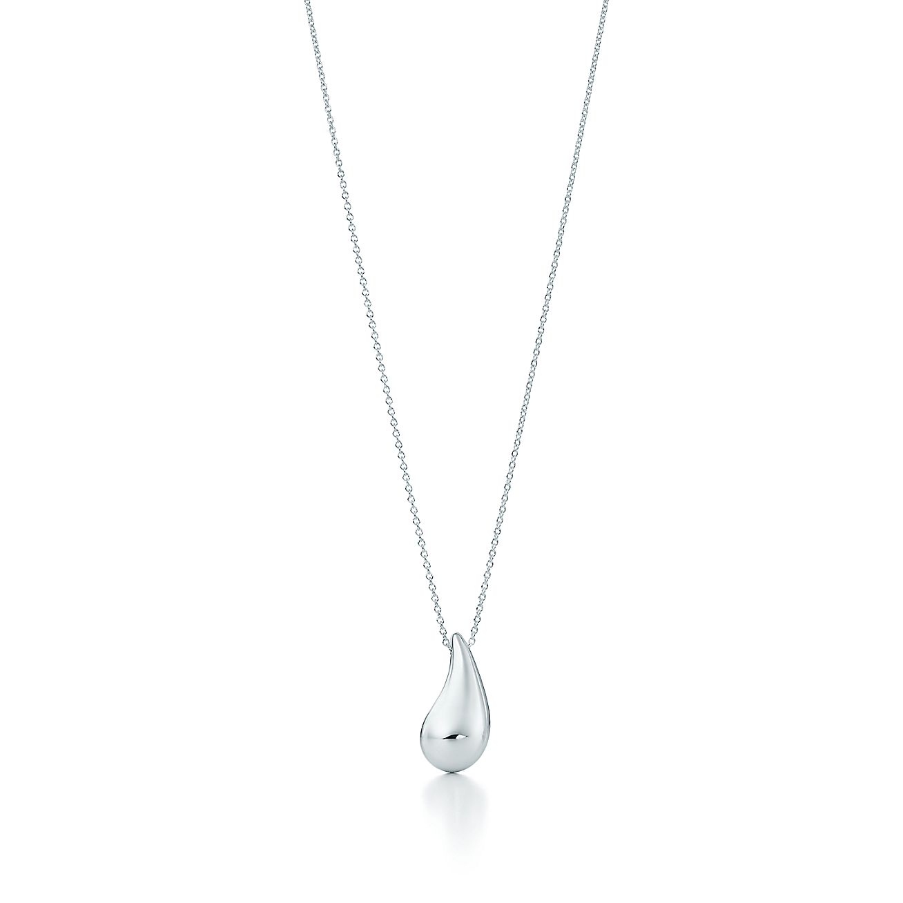 Elsa Peretti® Teardrop pendant in sterling silver. Tiffany & Co.