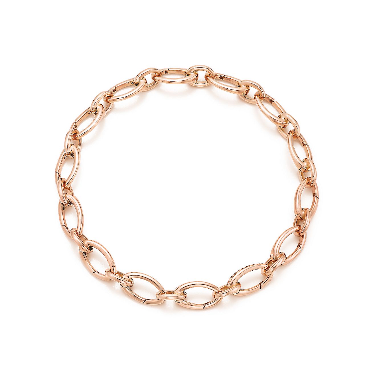 Oval clasping link bracelet in 18k rose gold. Tiffany & Co.