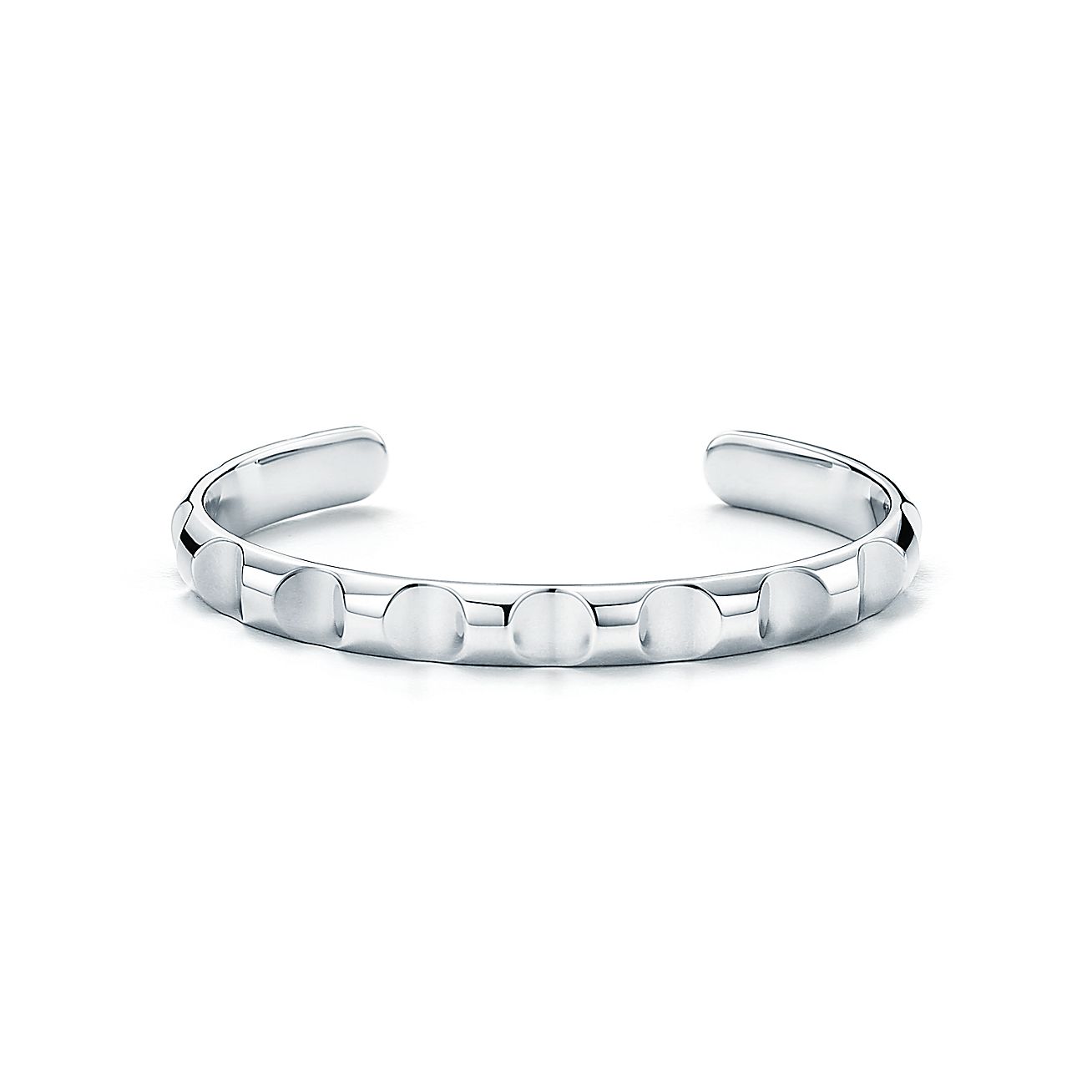 Paloma's Groove narrow cuff in sterling silver, medium. | Tiffany & Co.