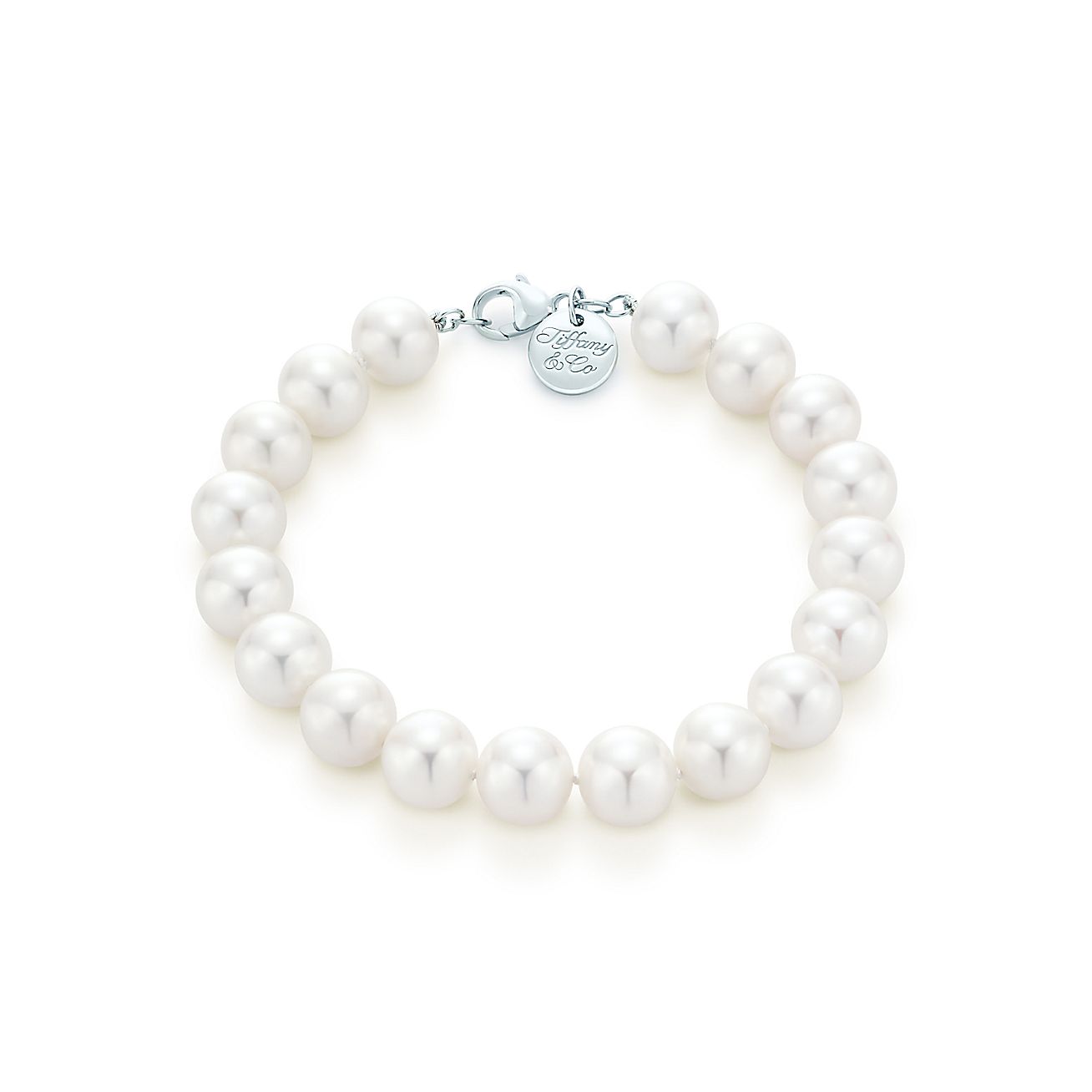 Ziegfeld Collection pearl bracelet with a silver clasp and decorative