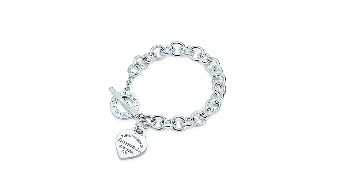 Bracciale con ciondolo a cuore e chiusura toggle in argento,