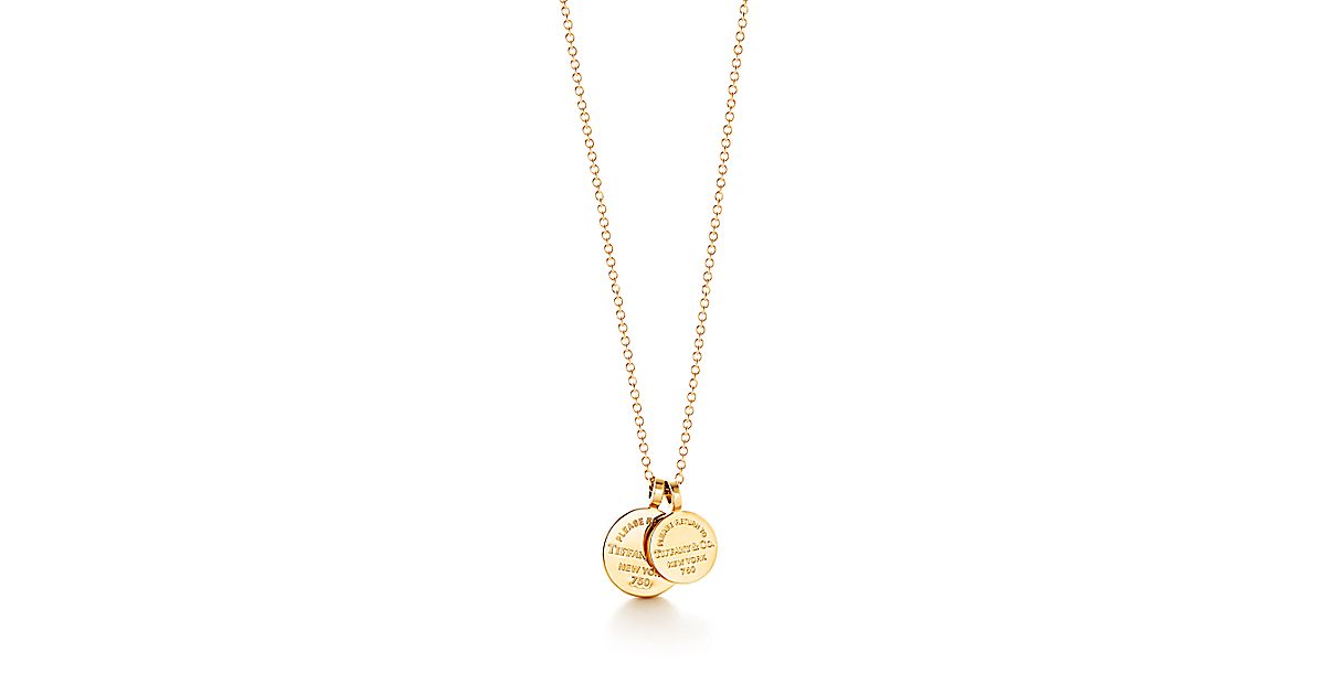 Return to Tiffany® circle duo pendant in 18k gold. Tiffany & Co.
