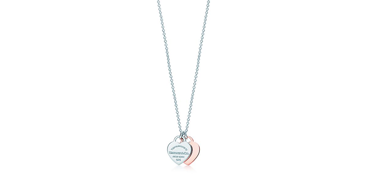 Return to Tiffany® DoppelherzAnhänger aus Rubedo® Metall und Silber, Mini. Tiffany & Co.