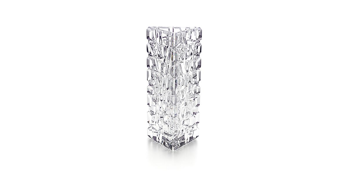 Tiffany Sierra triangular bud vase in crystal. Tiffany & Co.