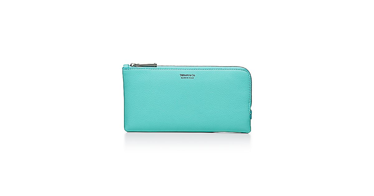 Zip wallet in Tiffany Blue® grain calfskin leather. | Tiffany & Co.