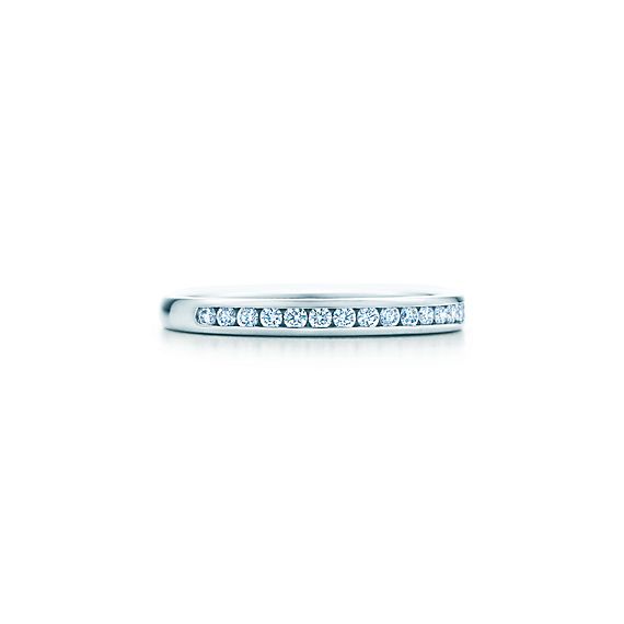 ティファニー ダイヤモンド ウェディング バンドリング プラチナ 幅2MM | Tiffany & Co.