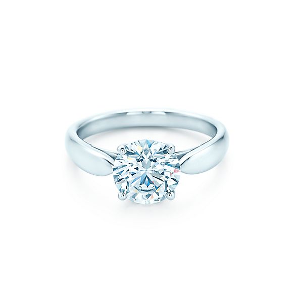 Round cut engagement rings tiffany