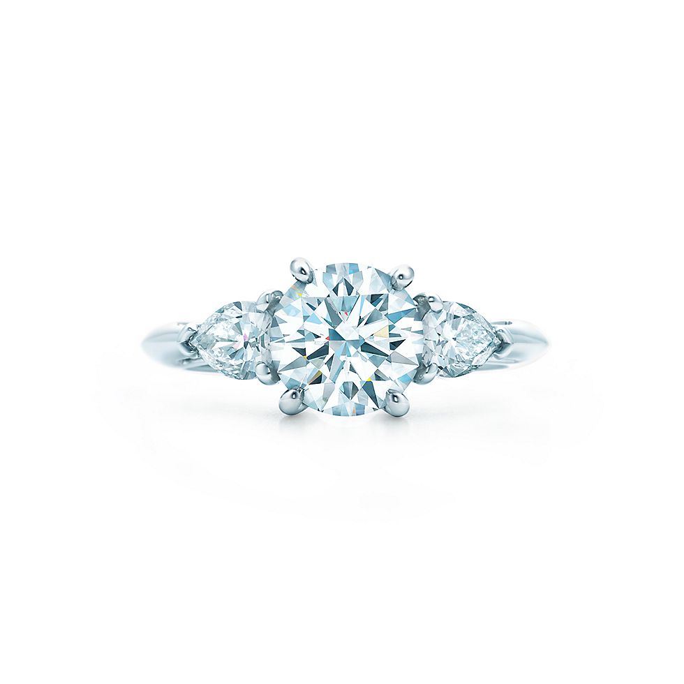 pear shaped side stones