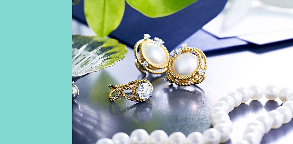 Mother Of The Bride Gifts Tiffany Co Pearl Necklace And Other Mother Of The Bride Groom Gift Ideas
