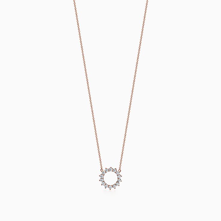 日常使いにぴったりなダイヤモンド ネックレス | Tiffany & Co