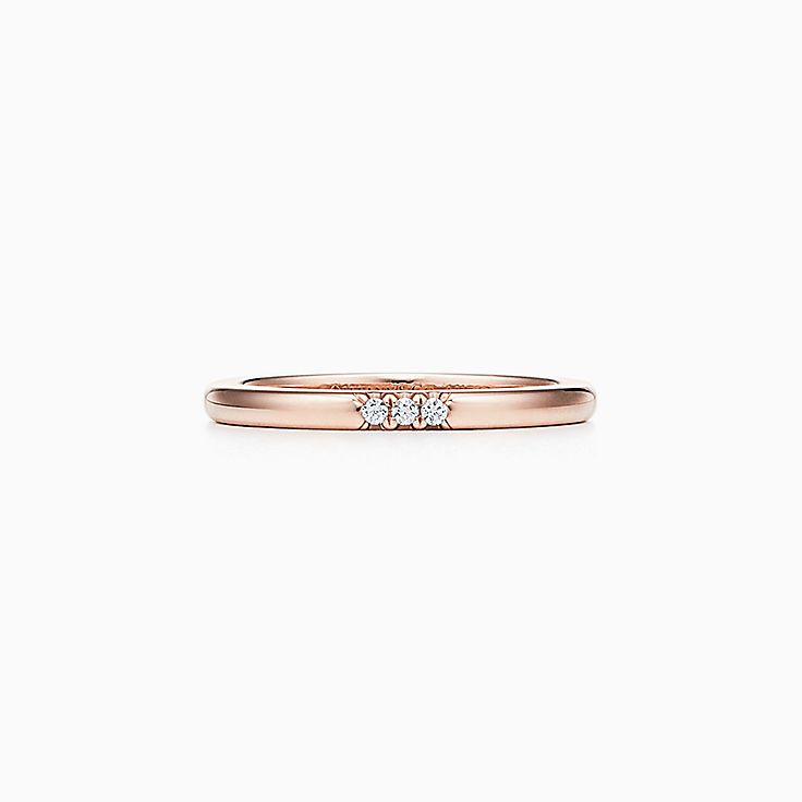 結婚指輪：結ばれた二人のペアの結婚指輪 | Tiffany & Co.