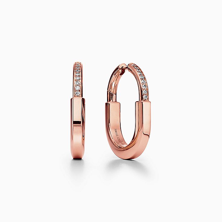 存在感を放つピアス | Tiffany & Co.