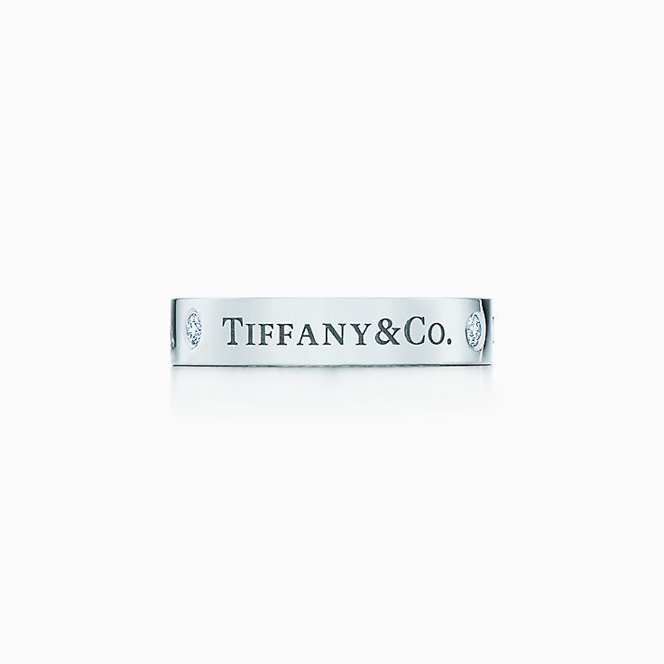 結婚指輪：結ばれた二人のペアの結婚指輪 | Tiffany & Co.