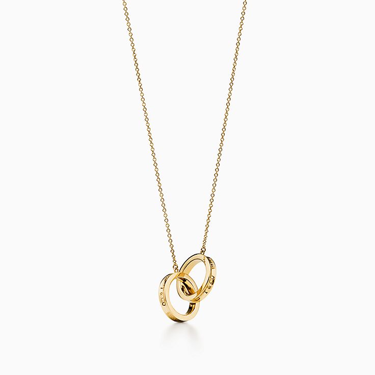 Tiffany 1837™ Interlocking Circles Pendant in Yellow Gold, Small