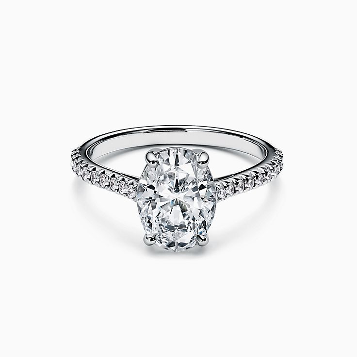 Tiffany Forever:Oval Brilliant Engagement Ring