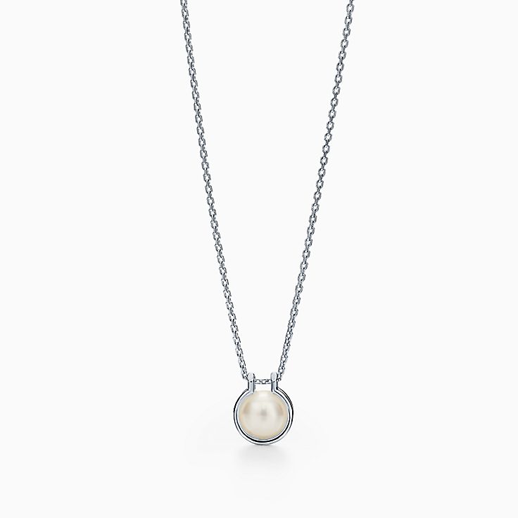 Tiffany HardWear:純銀鑲淡水珍珠扣環鏈墜，16-18 吋