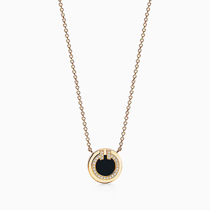 Tiffany T:Colgante circular con ónix negro y diamantes