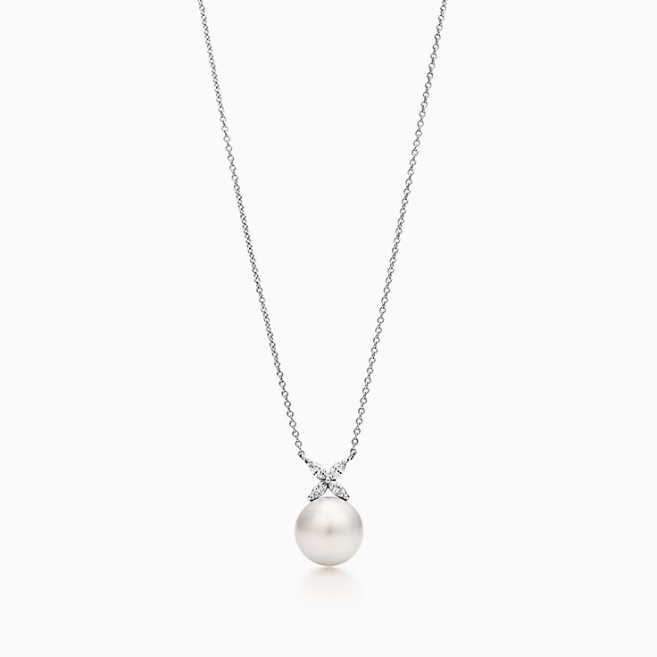 Tiffany Victoria®:珍珠及鑽石 鍊墜