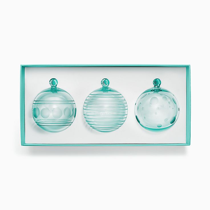 Ball ornaments in Tiffany Blue® crystal 