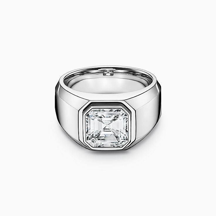 Picante Acuoso La risa Anillo de compromiso para hombre Charles Tiffany Setting en platino y  diamante | Tiffany & Co.