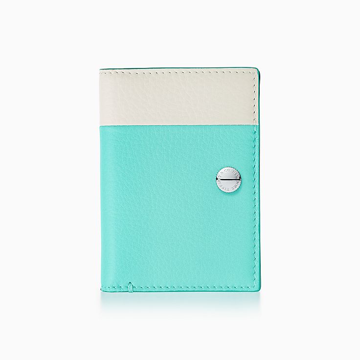 Color Block vertical folded card case in grain calfskin leather 