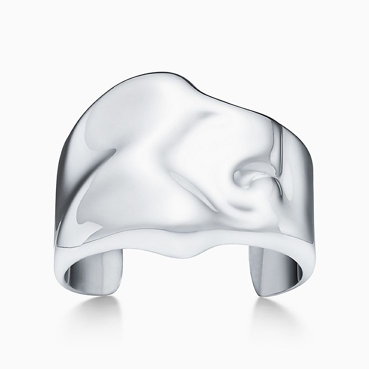 Elsa Peretti® Leo cuff in sterling silver. | Tiffany & Co.