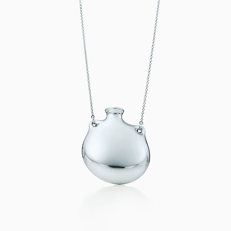 Elsa Peretti Tiffany & Co. Nephrite Jade 18 Karat Gold Bottle Necklace |  Wilson's Estate Jewelry