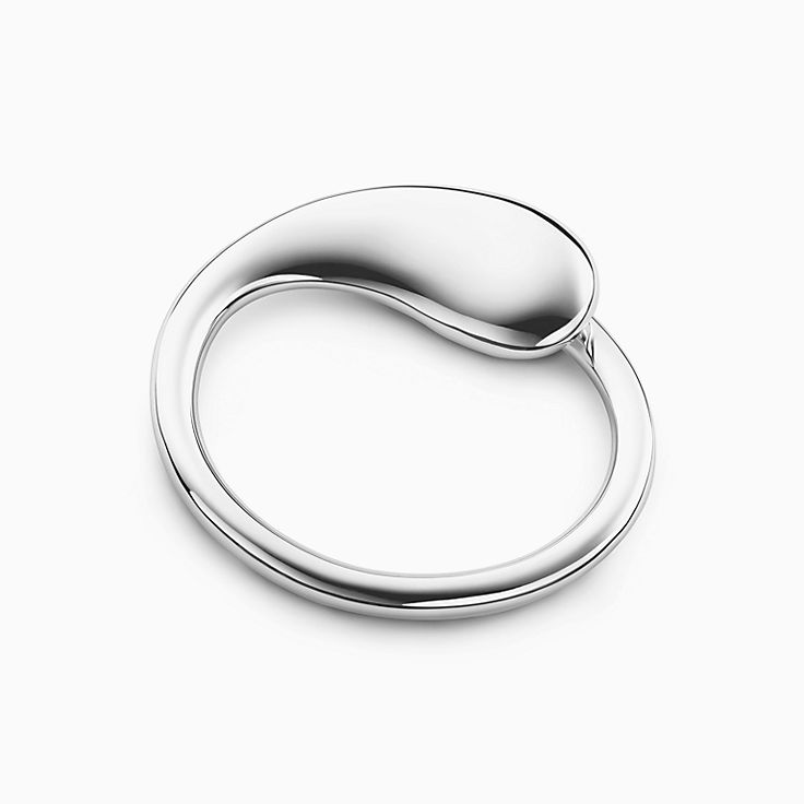 Elsa Peretti® Eternal Circle key ring. Sterling silver.