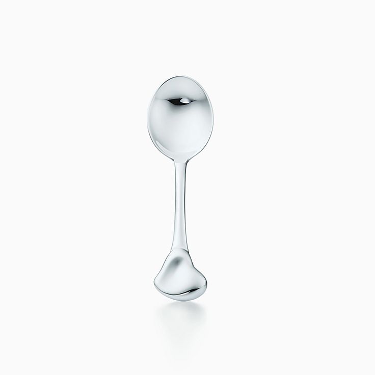 Elsa Peretti® Open Heart feeding spoon in sterling silver.