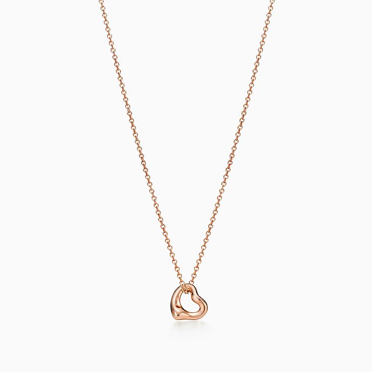 Elsa Peretti® Open Heart Pendant in Rose Gold, 7 mm | Tiffany & Co.
