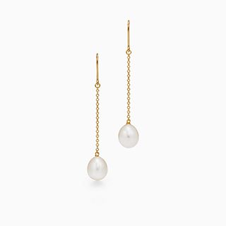 Elsa Peretti®:Pearls by the Yard™ 鏈形耳環