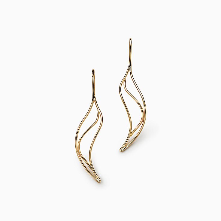 Elsa Peretti™ Wave earrings in 18k 