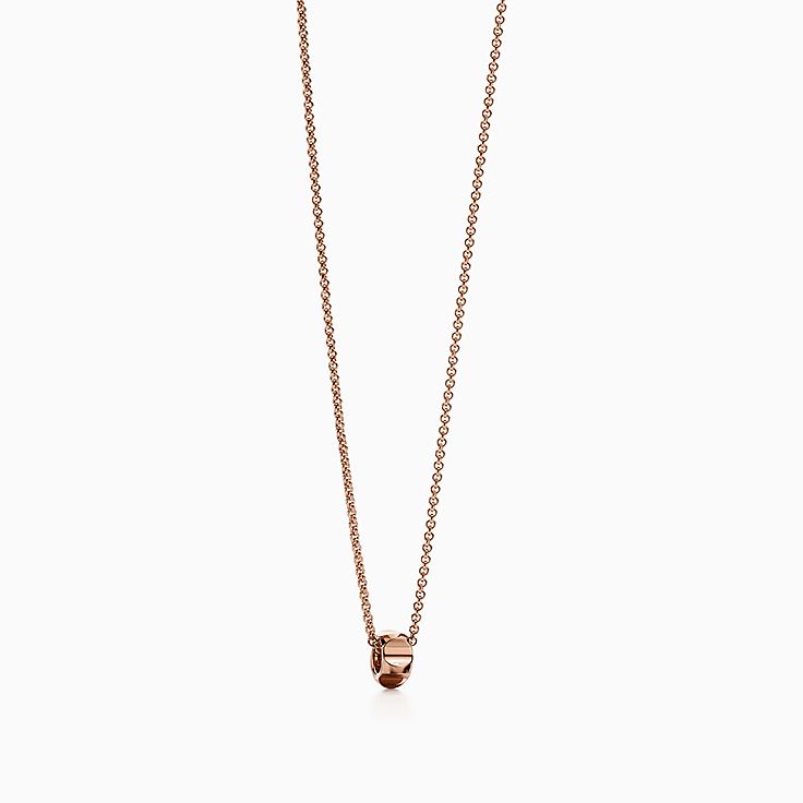 Men S Jewelry Accessories Tiffany Co Https Media Tiffany Is Image Ecombrowsem Palomas Groove Bead Pendant 38087924 980651 Sv 1 Jpg Op Usm 00 6 Defaultimage