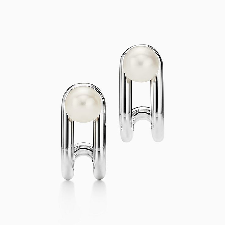 女性へのピアス Tiffany Co 女性へのピアス Tiffany Co