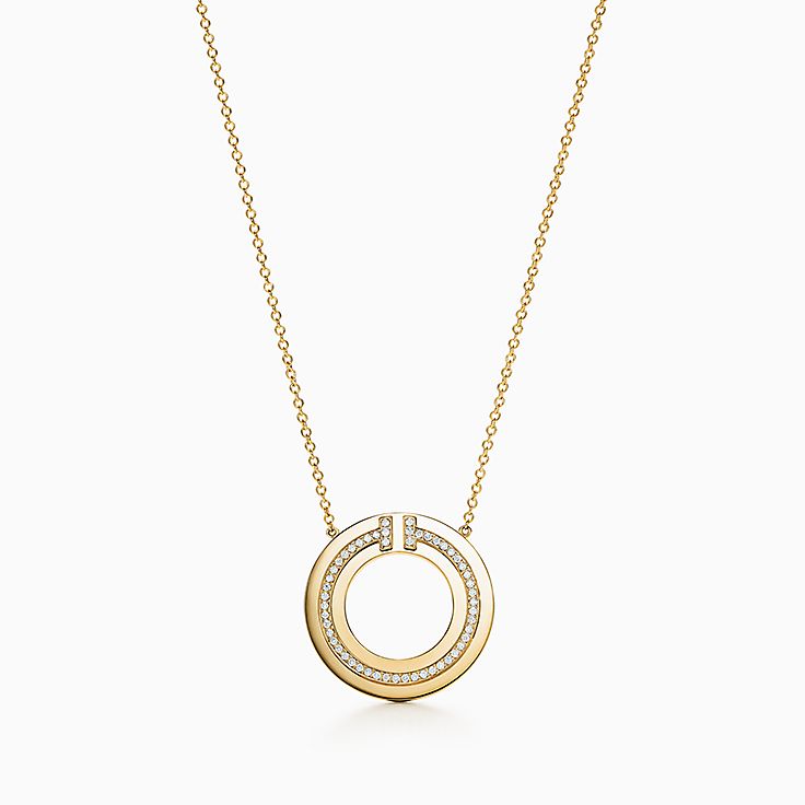 gold necklace with pendant ladies