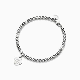 Return to Tiffany™:Brazalete con cuentas y placa estilo corazón