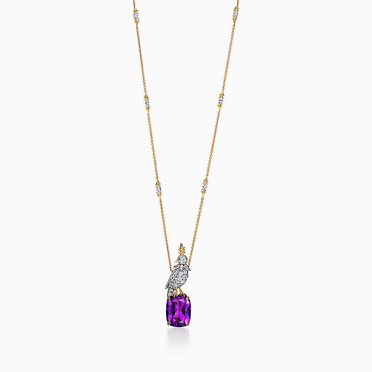 Pendant in Gold and Platinum with an Amethyst, Diamonds and