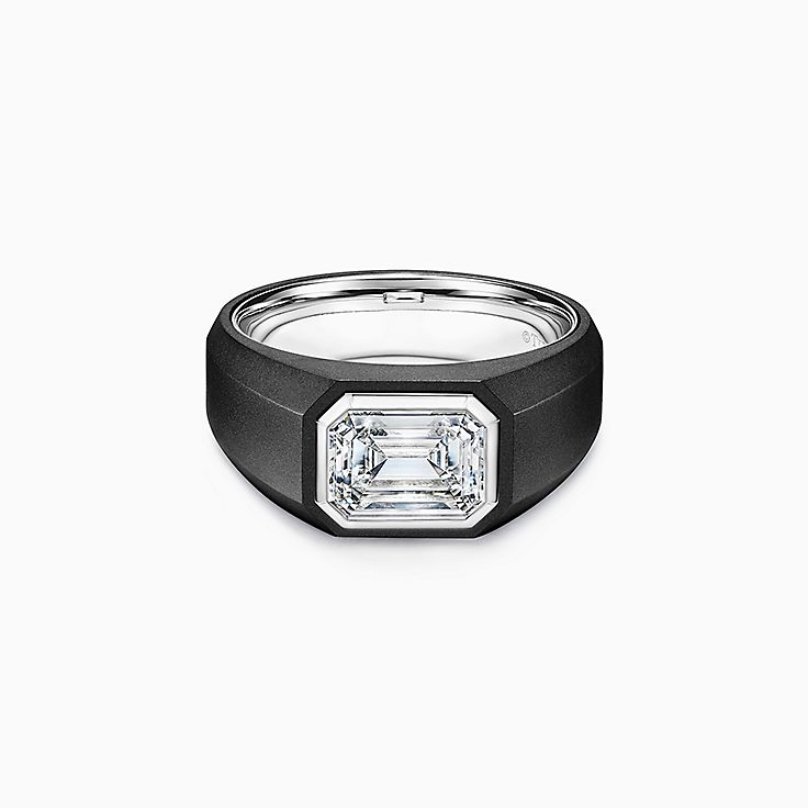 Anillo de compromiso para hombre The Charles Tiffany Setting en titanio  negro | Tiffany \u0026 Co.