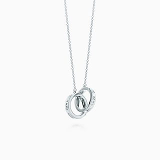 Tiffany 1837™: colgante de círculos entrelazados