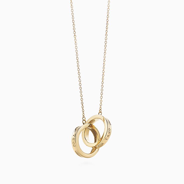 Tiffany 1837™ Interlocking Circles Pendant in Yellow Gold, Small 