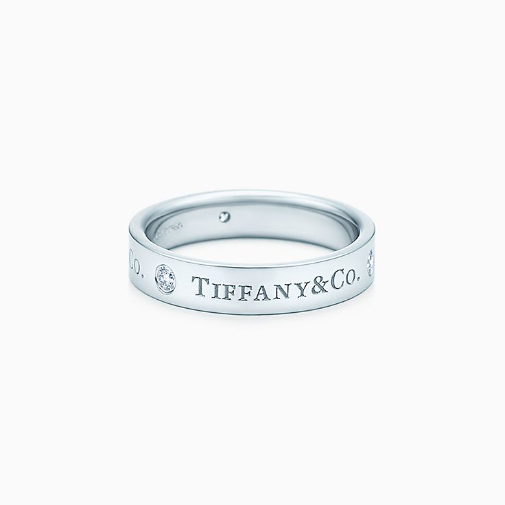 Tiffany \u0026 Co.® band ring in platinum 