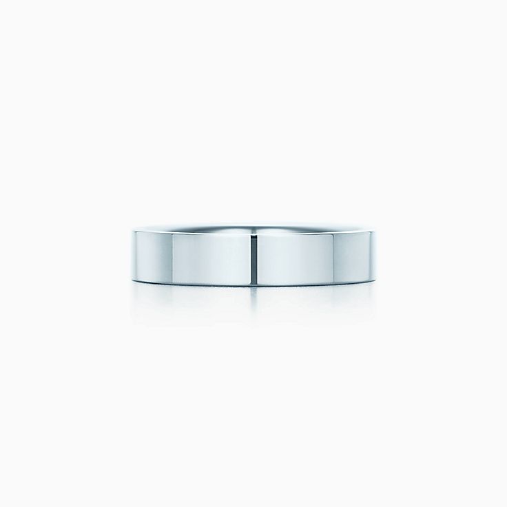 Tiffany Essential Band ring in platinum, 4 mm wide. | Tiffany & Co.