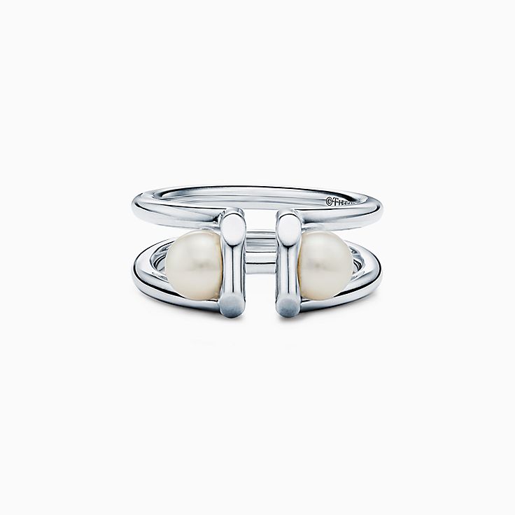Tiffany HardWear double pearl ring in 