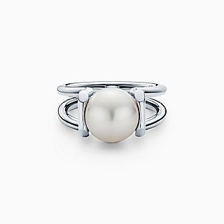 Tiffany HardWear:Freshwater Pearl Ring in Sterling Silver