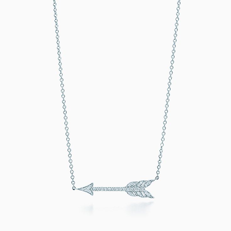 Arrow necklace in platinum with 