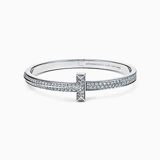 Tiffany T:Pulsera ancha de diamantes con bisagra T1